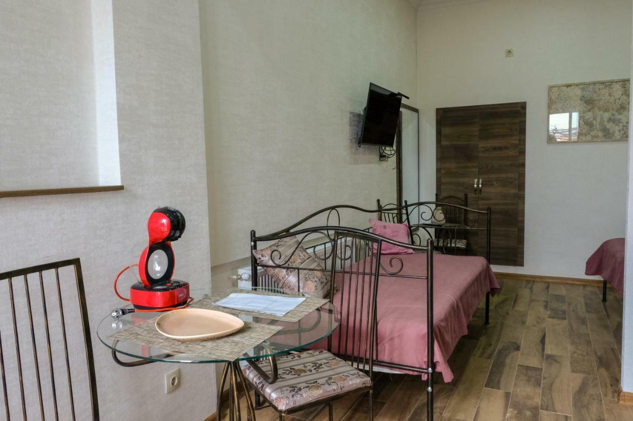 3 Studio Tbilisi Esterno foto